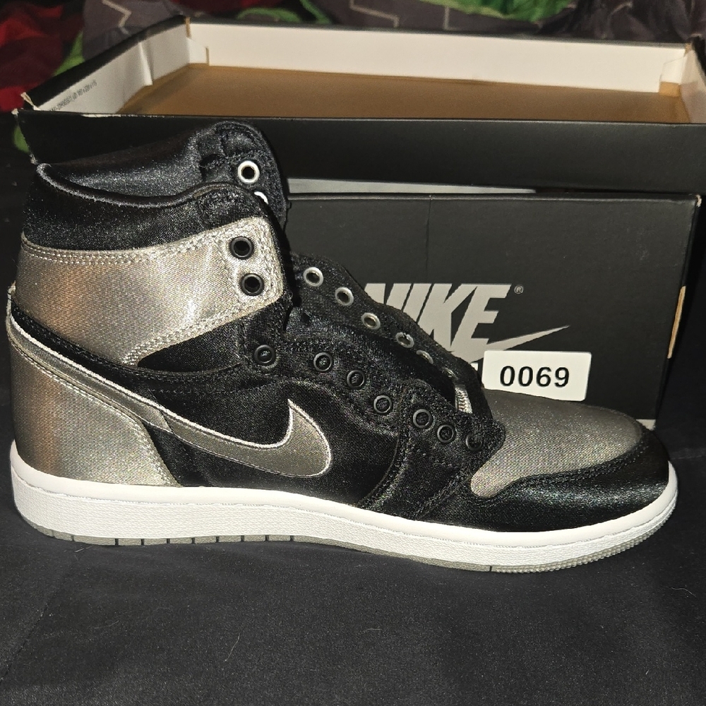 Jordan 1 Retro High OG Satin Shadow